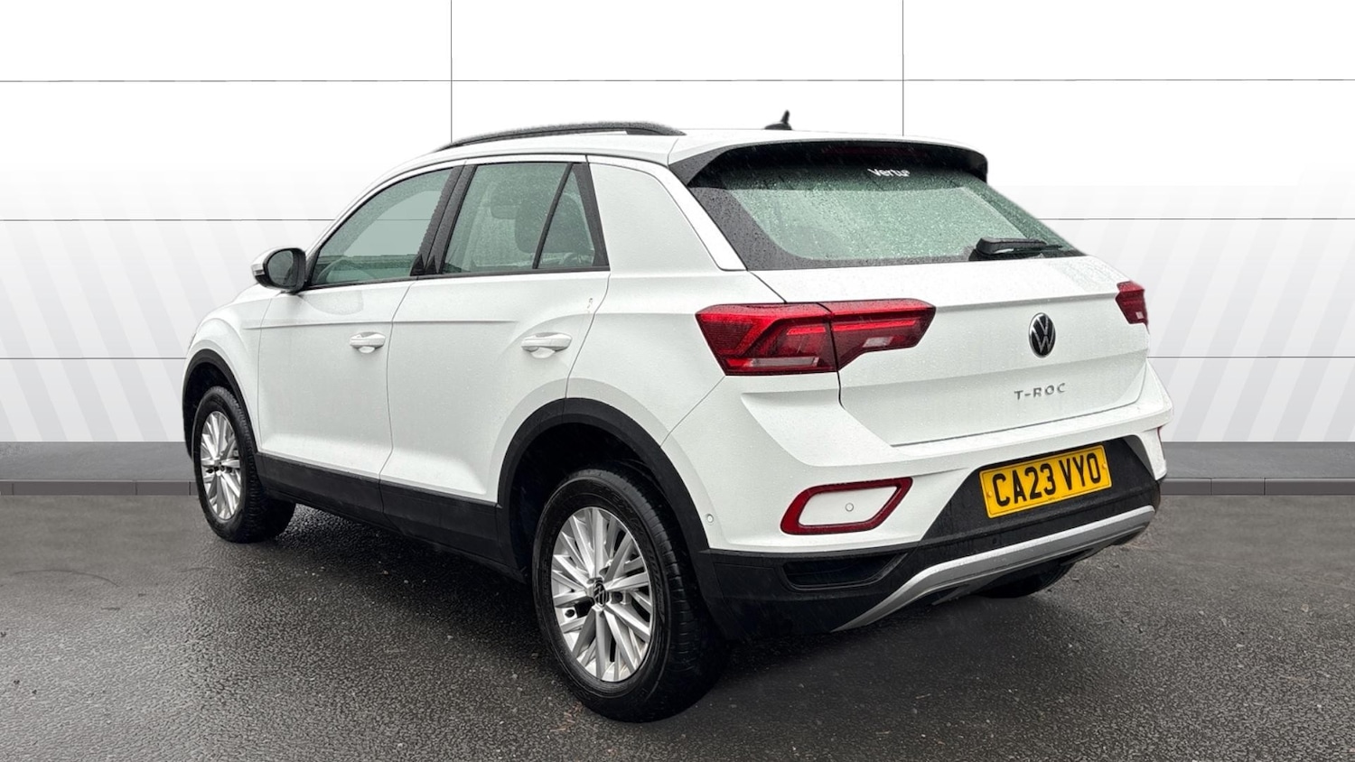 Used Volkswagen T-Roc 2023 for sale - 76784835: Photo 2