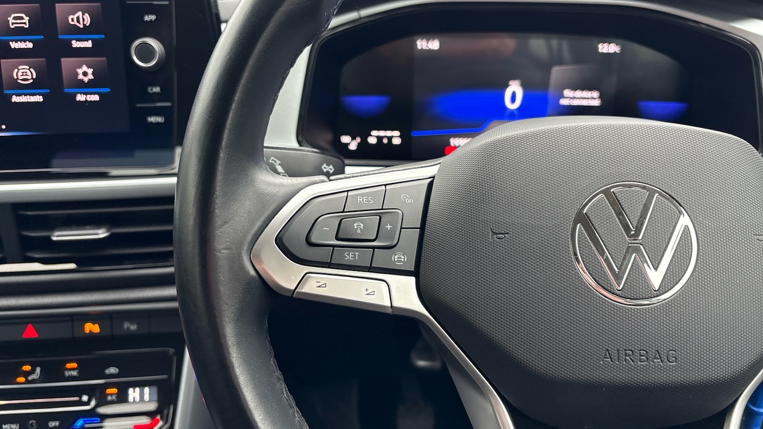 Used Volkswagen T-Roc 2023 for sale - 76784835: Photo 40