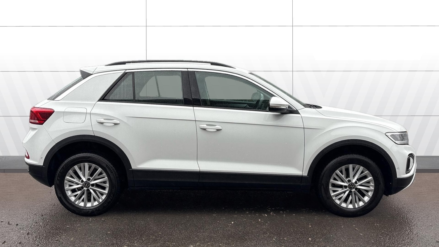 Used Volkswagen T-Roc 2023 for sale - 76784835: Photo 5