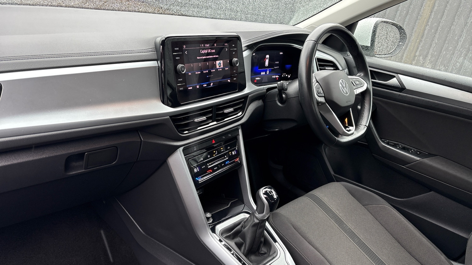 Used Volkswagen T-Roc 2023 for sale - 76784835: Photo 9