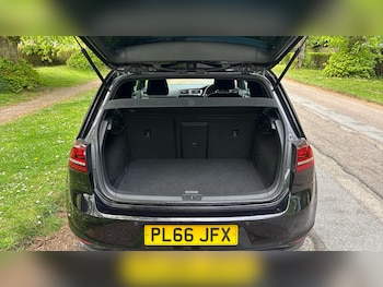 Used Volkswagen Golf 2016 for sale - 78433373: Photo