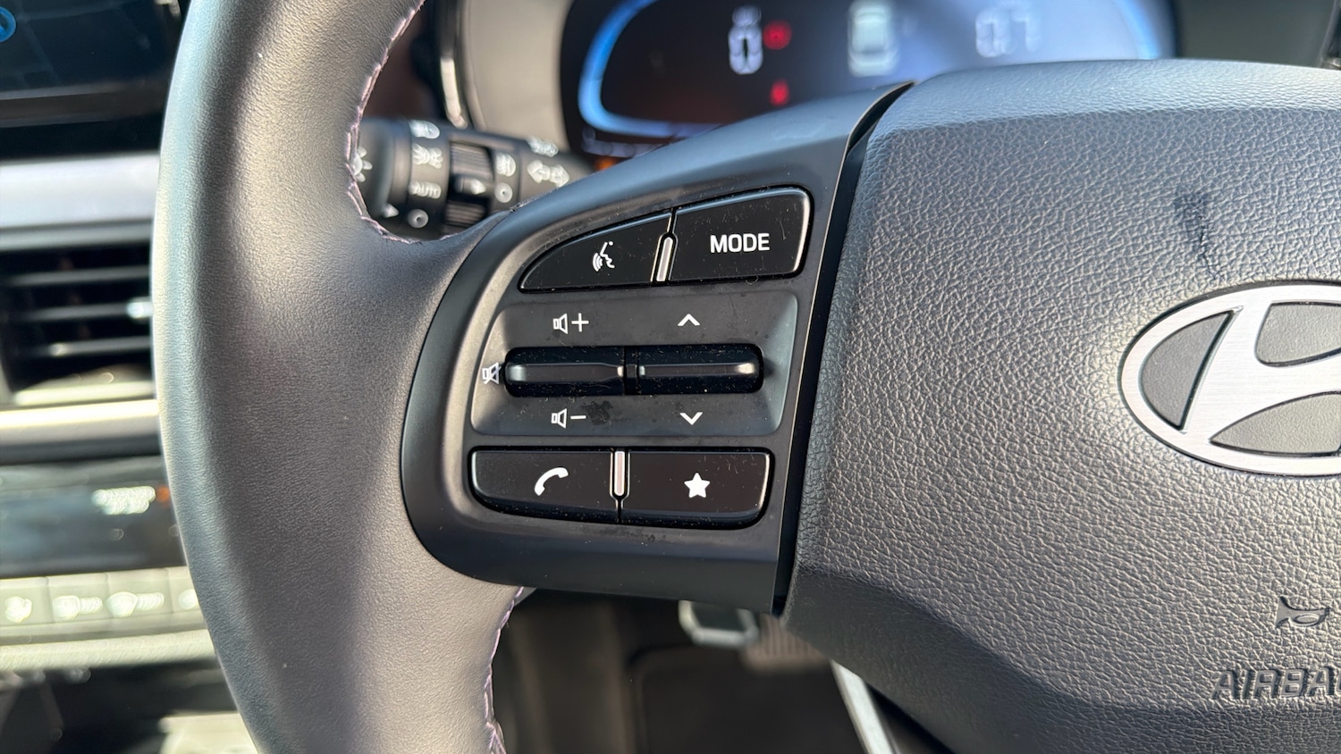 Used Hyundai i10 2024 for sale - 76067442: Photo 32