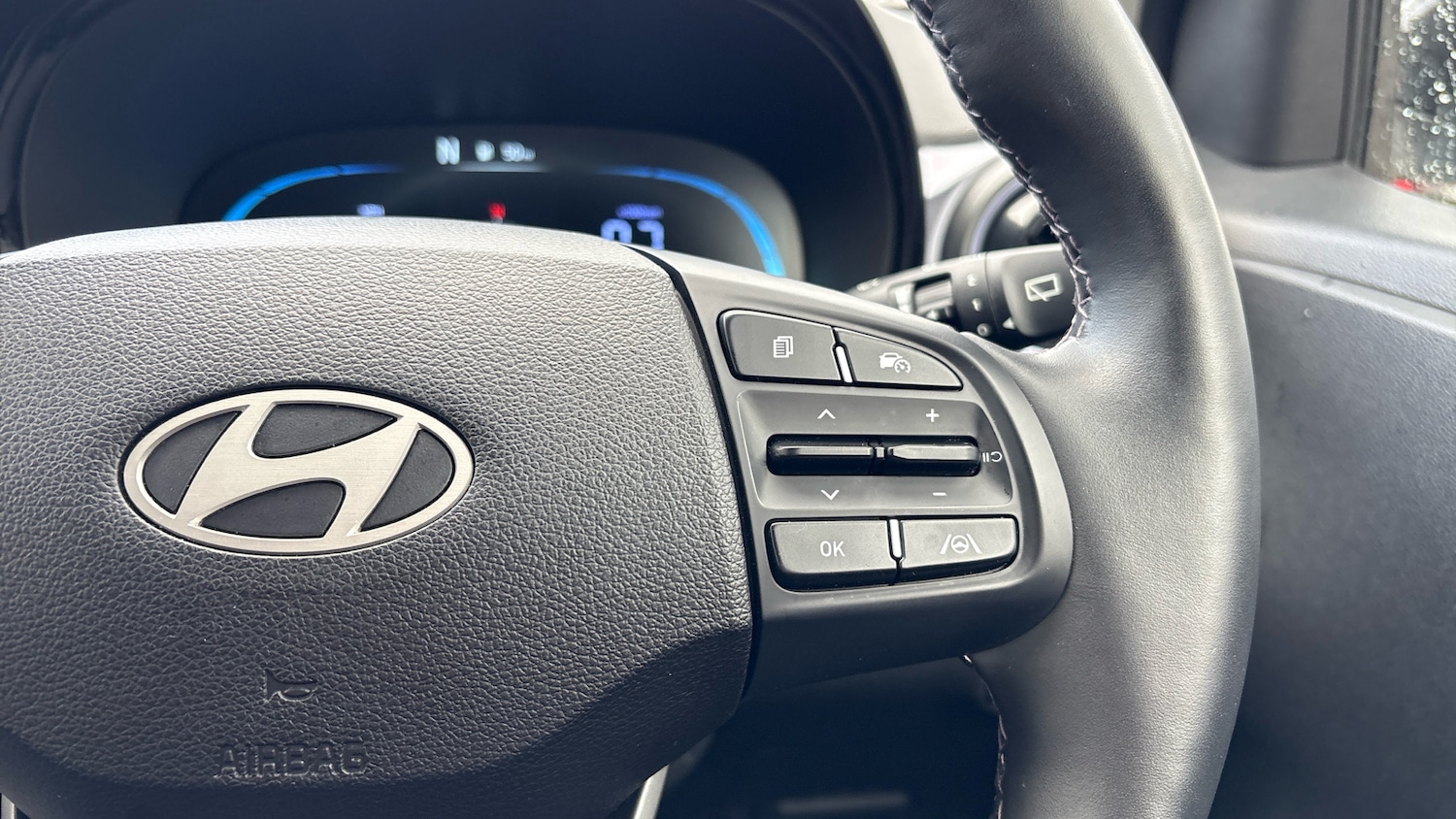 Used Hyundai i10 2024 for sale - 76357752: Photo 30