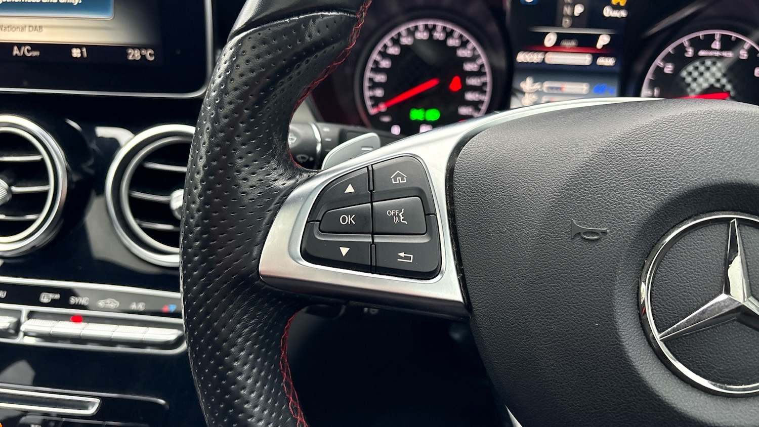 Used Mercedes-Benz GLC 2019 for sale - 76904854: Photo 43