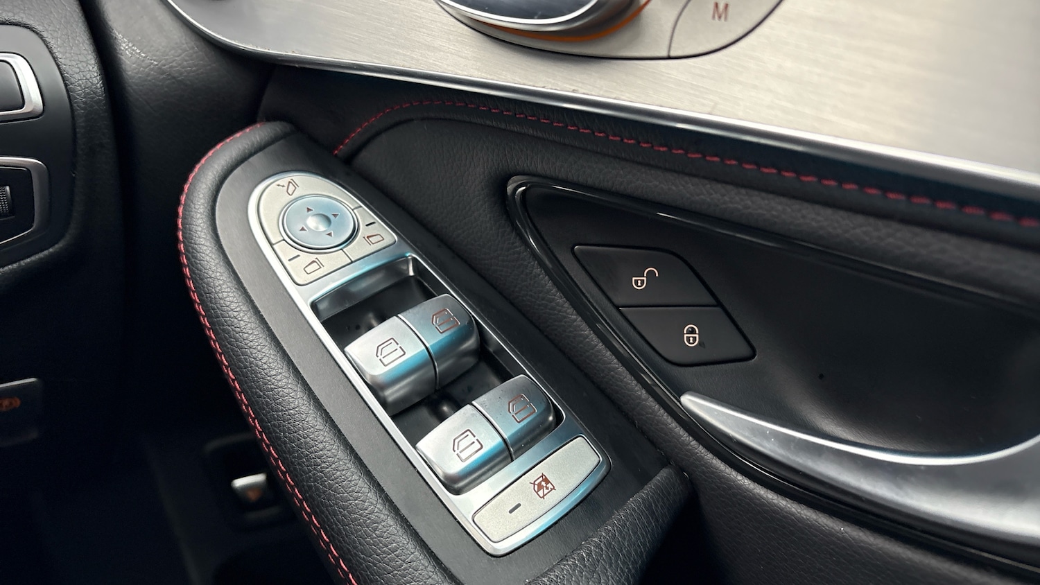 Used Mercedes-Benz GLC 2019 for sale - 76904854: Photo 49