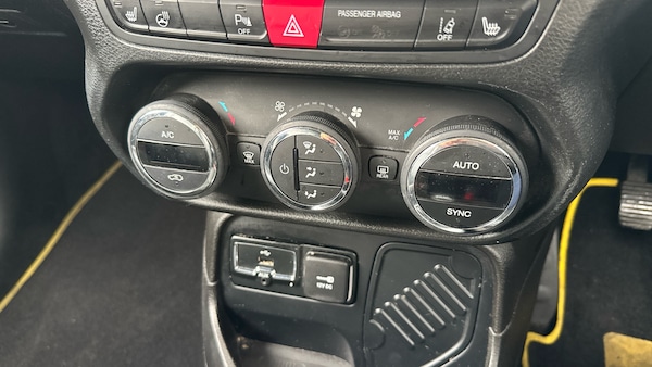 Used Jeep Renegade 2019 for sale - 76064077: Photo 36