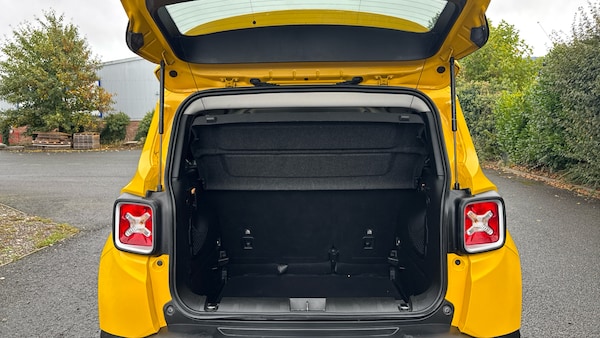 Used Jeep Renegade 2019 for sale - 76064077: Photo 4