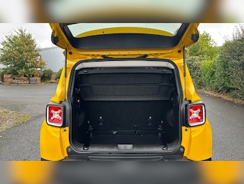 Used Jeep Renegade 2019 for sale - 76064077: Photo 4