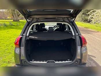 Used Peugeot 2008 2019 for sale - 78236470: Photo