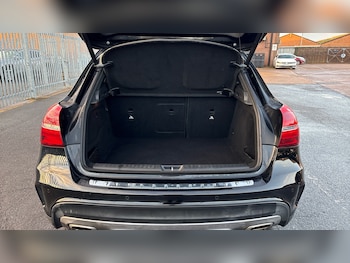 Used Mercedes-Benz GLA 2018 for sale - 77033310: Photo