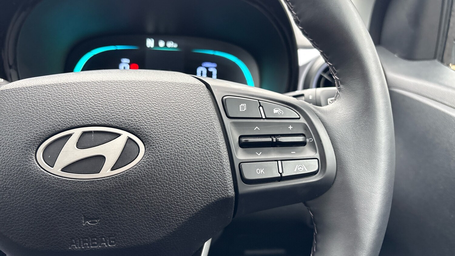 Used Hyundai i10 2024 for sale - 76482748: Photo 41