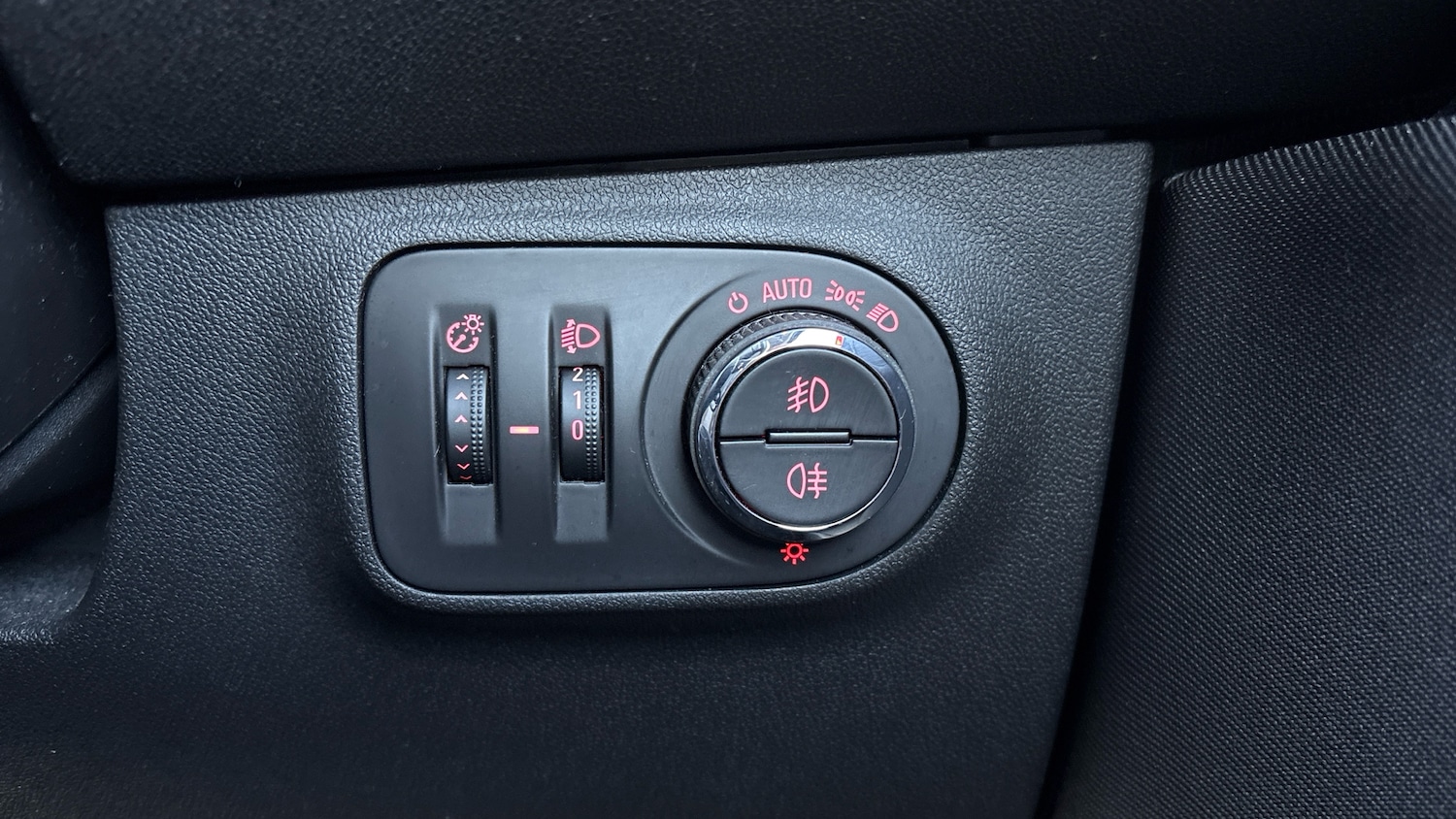 Used Vauxhall Corsa 2016 for sale - 76782497: Photo 43