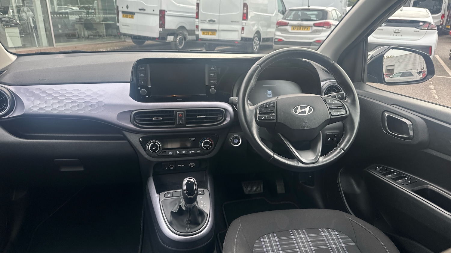 Used Hyundai i10 2023 for sale - 76045361: Photo 10