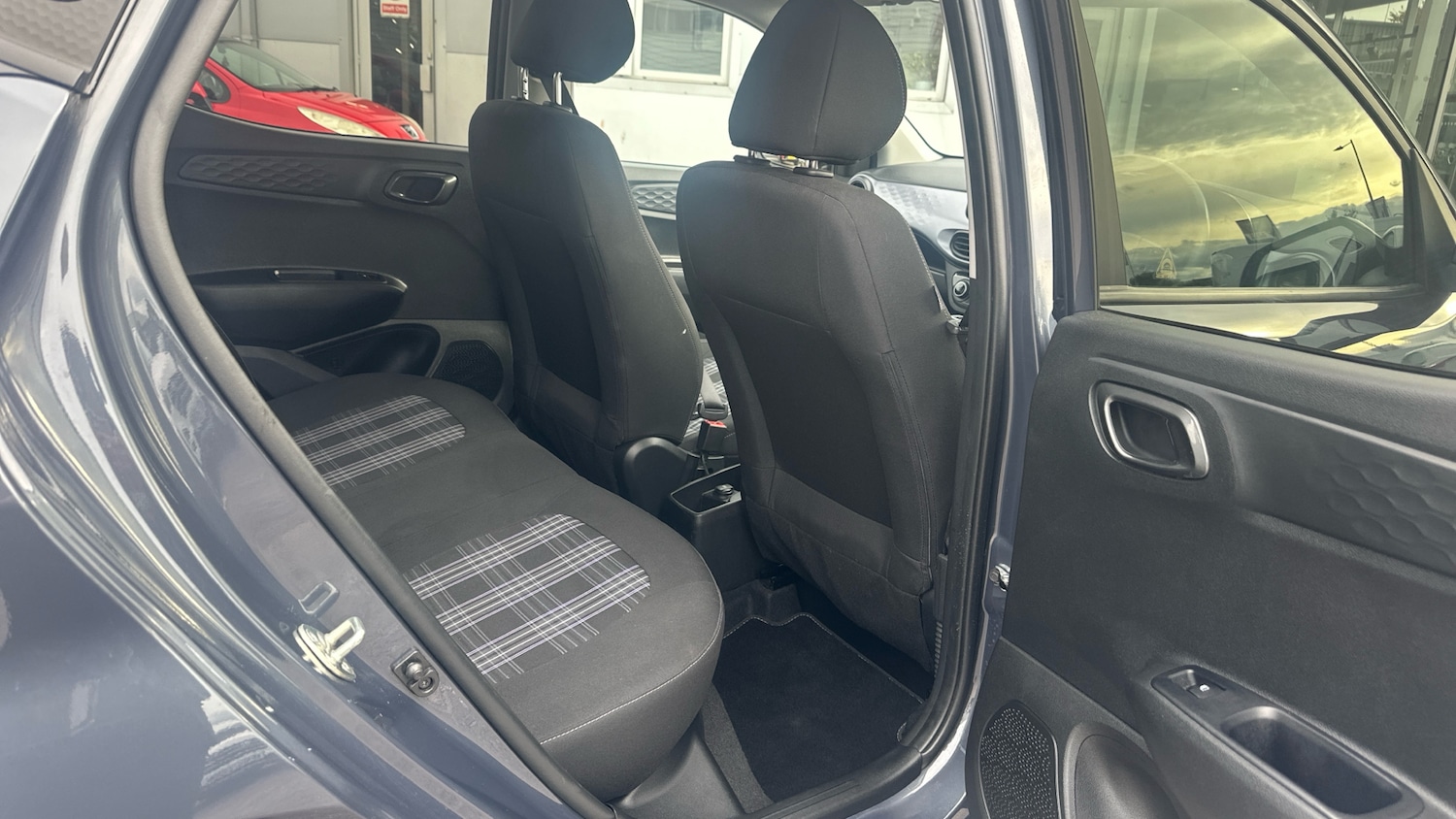 Used Hyundai i10 2023 for sale - 76045361: Photo 32