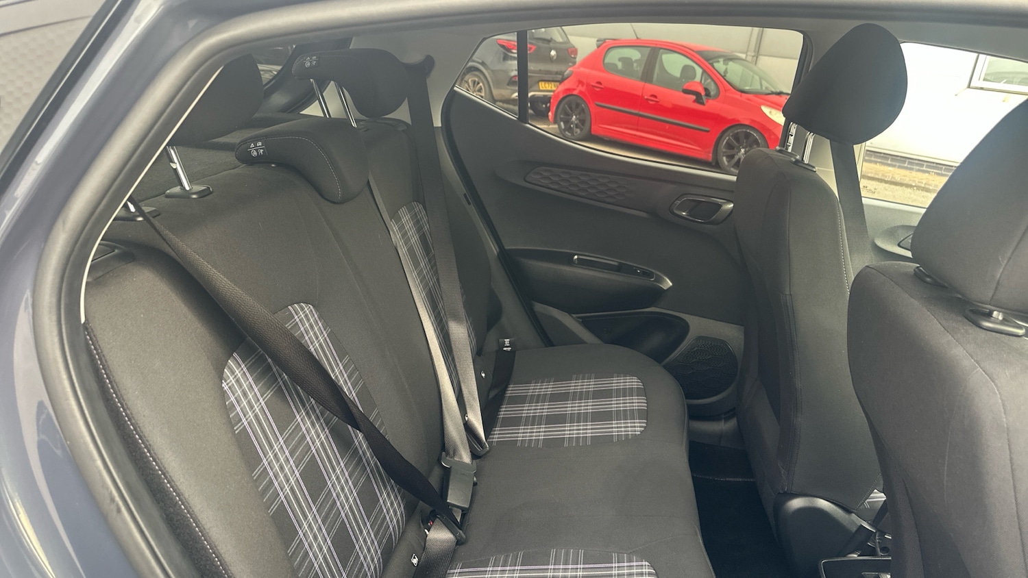 Used Hyundai i10 2023 for sale - 76045361: Photo 33