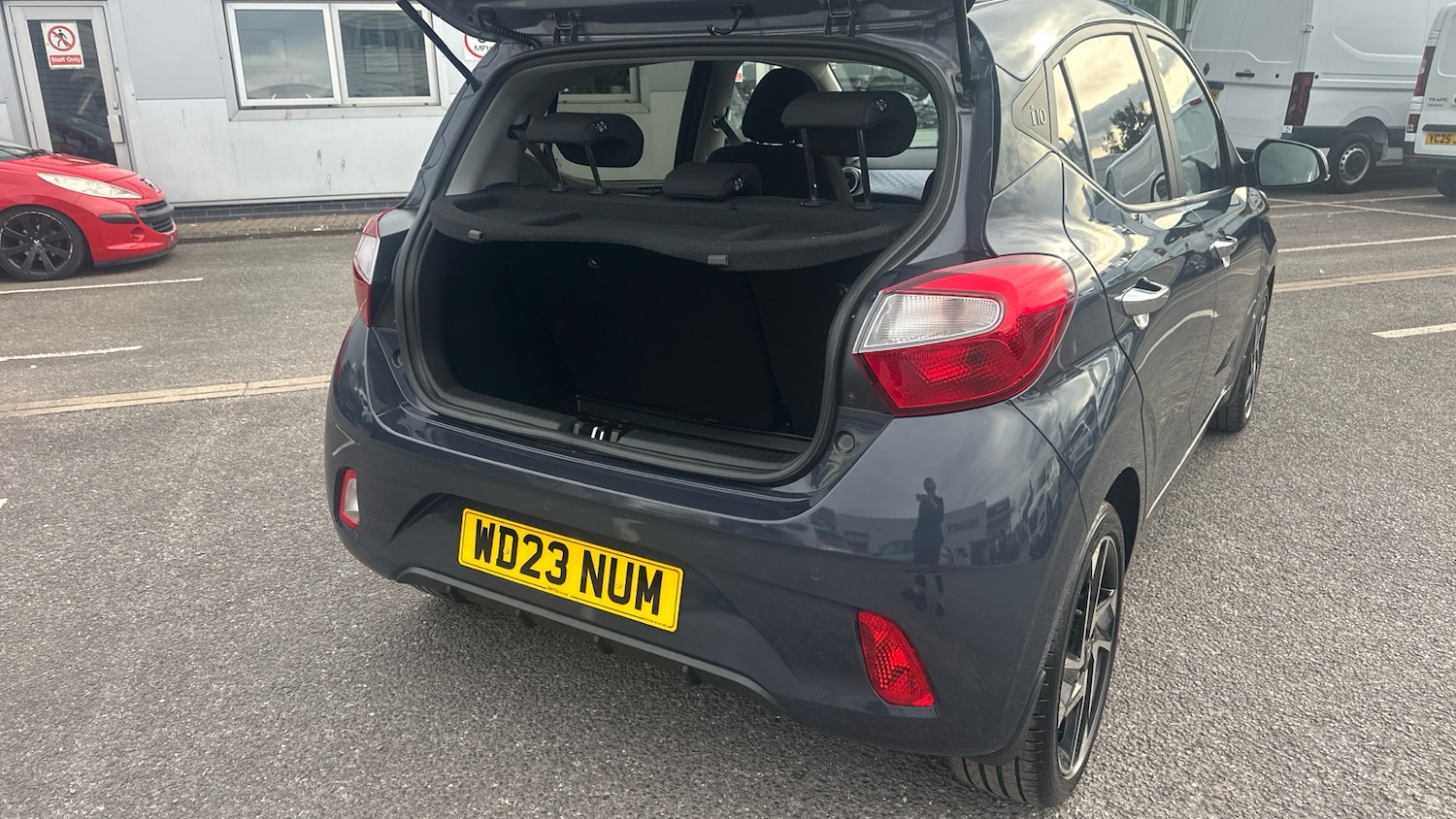 Used Hyundai i10 2023 for sale - 76045361: Photo 36