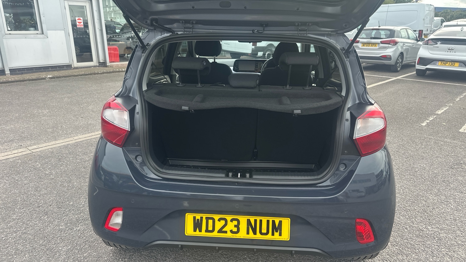 Used Hyundai i10 2023 for sale - 76045361: Photo 4