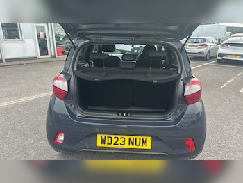 Used Hyundai i10 2023 for sale - 76045361: Photo 4