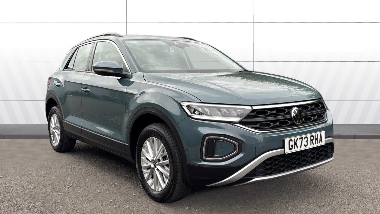 Used Volkswagen T-Roc 2023 for sale - 76302848: Photo 1