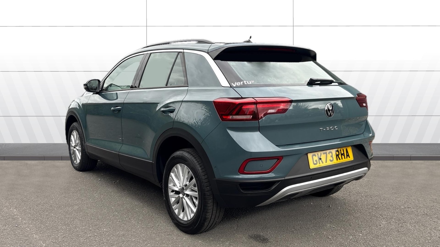 Used Volkswagen T-Roc 2023 for sale - 76302848: Photo 2