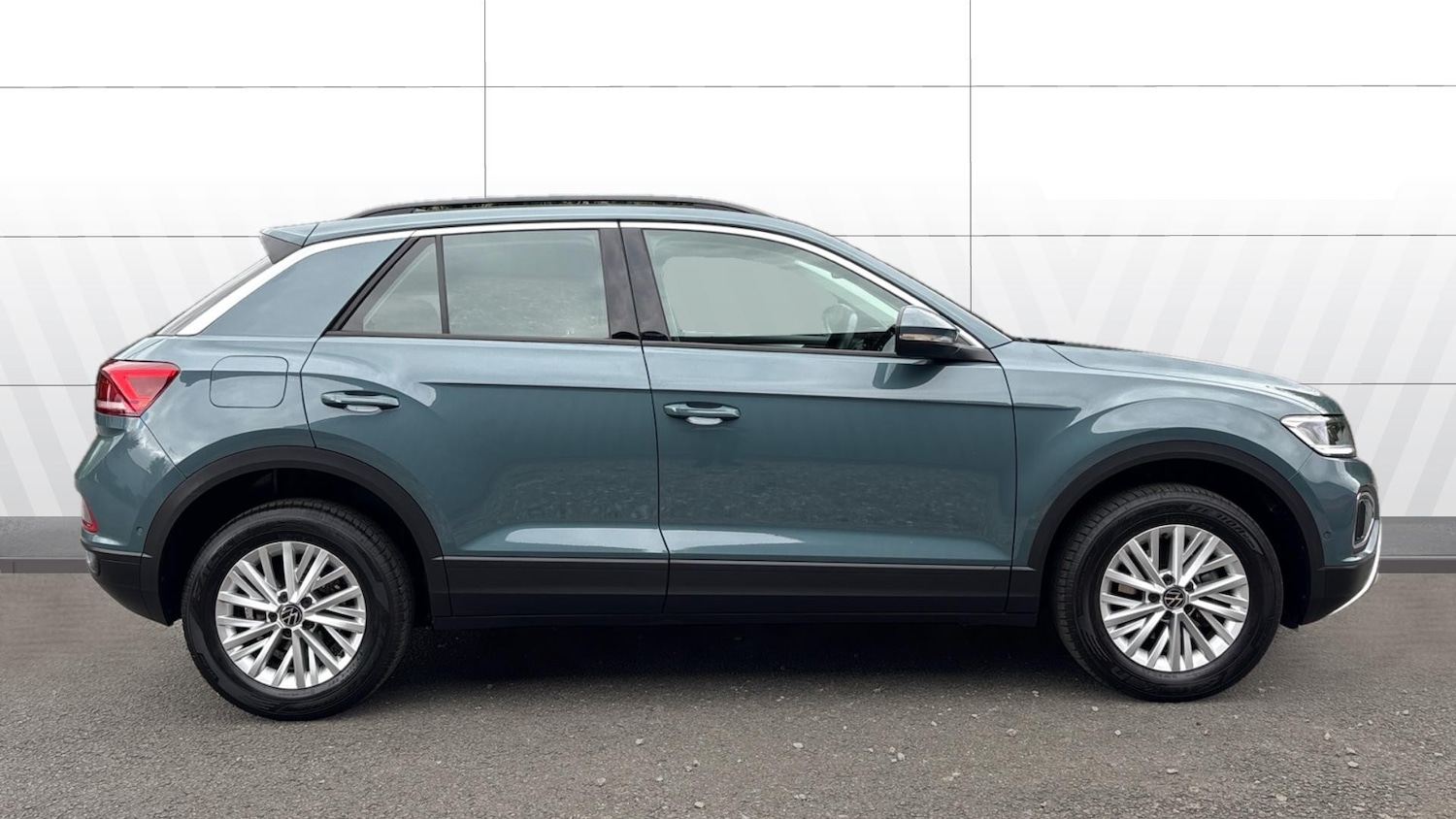 Used Volkswagen T-Roc 2023 for sale - 76302848: Photo 5