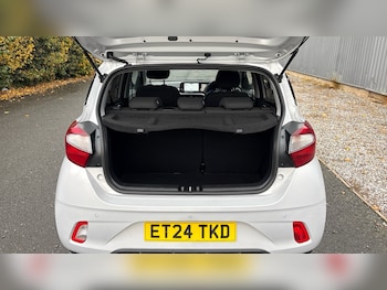 Used Hyundai i10 2024 for sale - 76477039: Photo