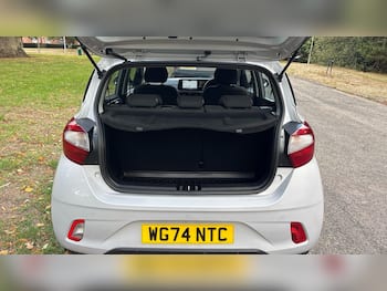 Used Hyundai i10 2024 for sale - 79779456: Photo