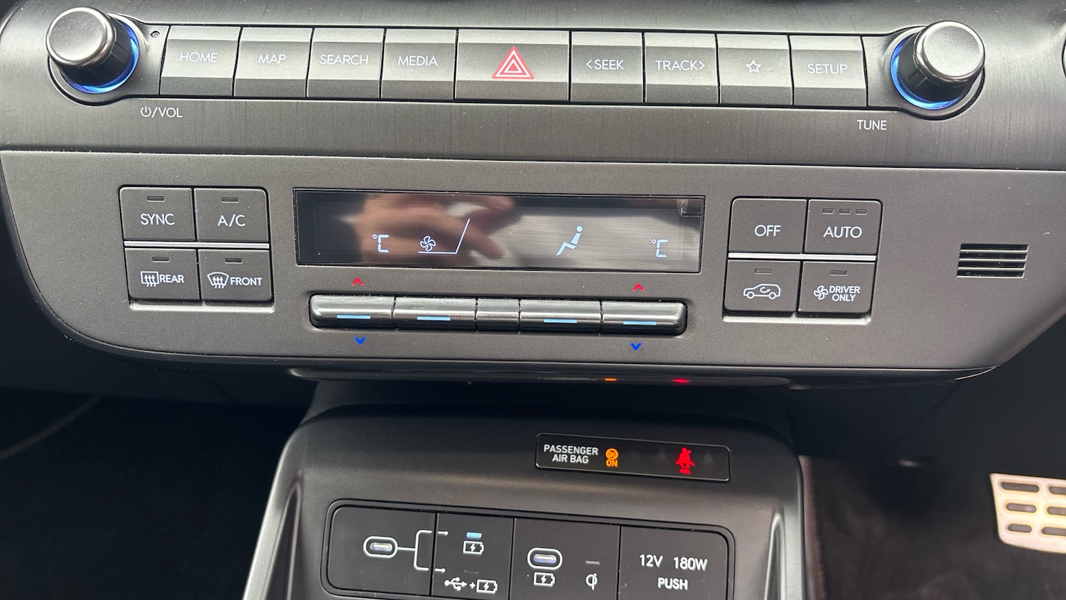 Used Hyundai KONA 2024 for sale - 76079648: Photo 41