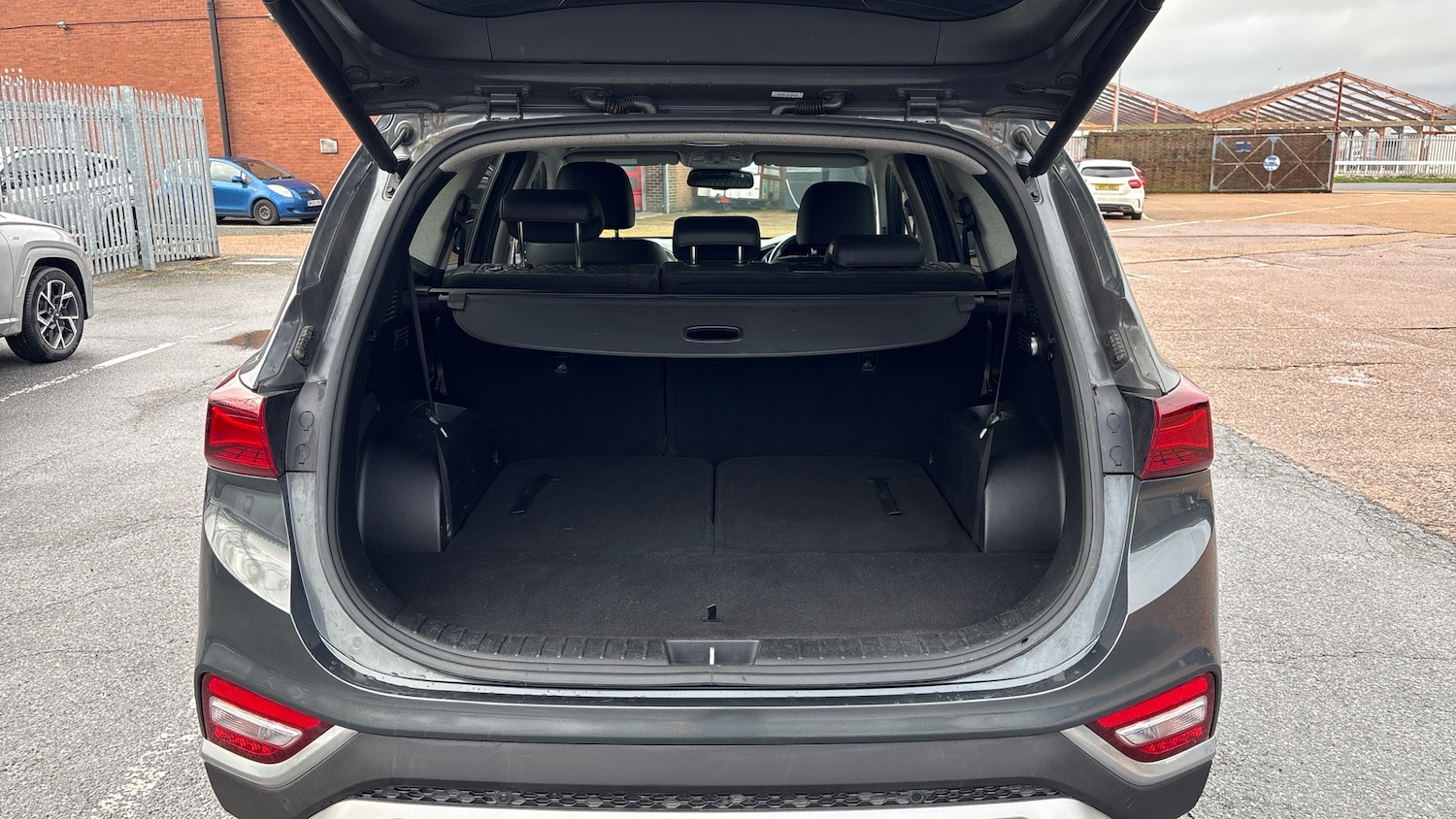 Used Hyundai Santa Fe 2020 for sale - 77501671: Photo 4