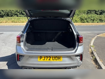 Used Volkswagen T-Roc 2022 for sale - 78976260: Photo