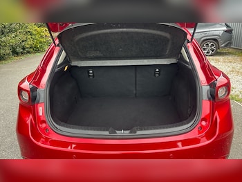 Used Mazda Mazda3 2017 for sale - 76159945: Photo 4