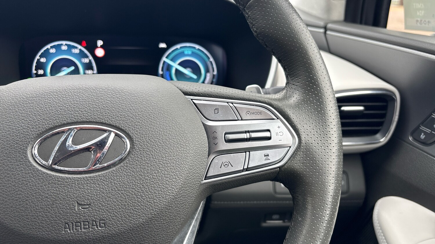 Used Hyundai Santa Fe 2023 for sale - 77618827: Photo 41