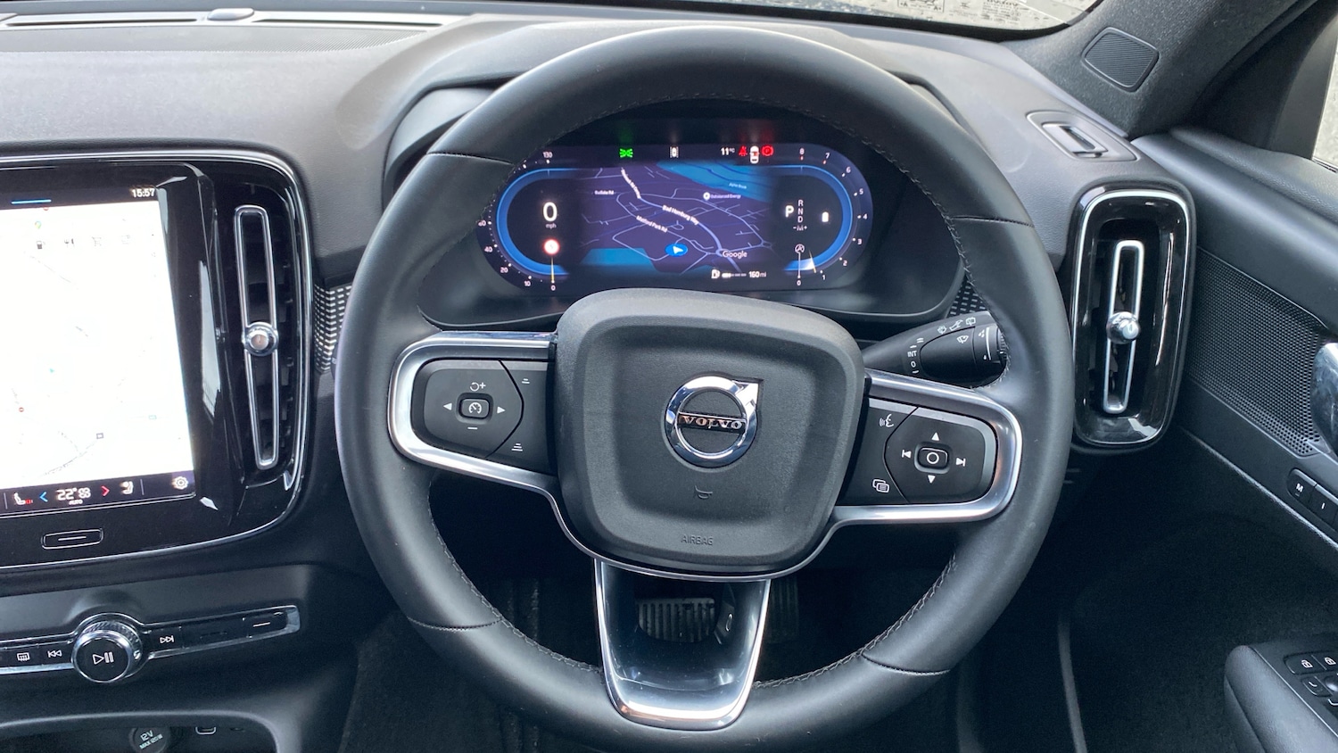 Used Volvo XC40 2024 for sale - 77902904: Photo 10