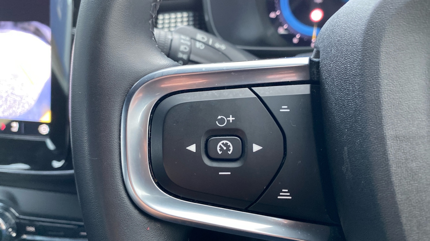 Used Volvo XC40 2024 for sale - 77902904: Photo 18