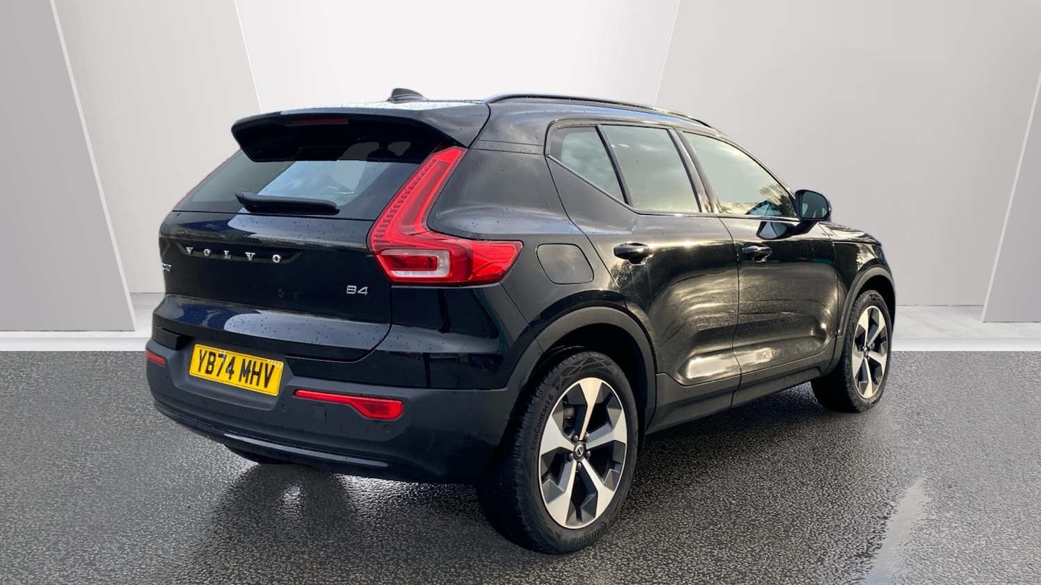 Used Volvo XC40 2024 for sale - 77902904: Photo 2