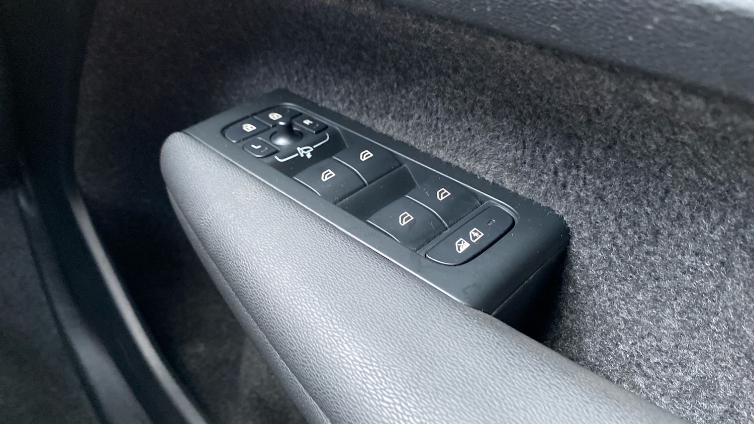 Used Volvo XC40 2024 for sale - 77902904: Photo 21