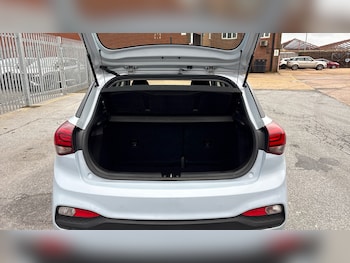 Used Hyundai i20 2020 for sale - 77489855: Photo