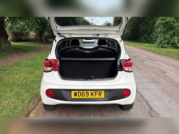 Used Hyundai i10 2019 for sale - 78767713: Photo