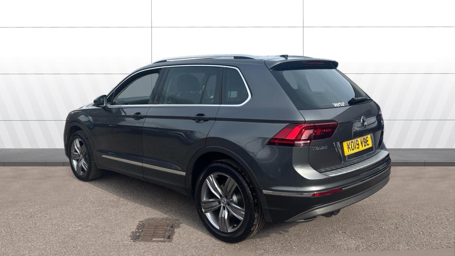 Used Volkswagen Tiguan 2019 for sale - 76045382: Photo 2