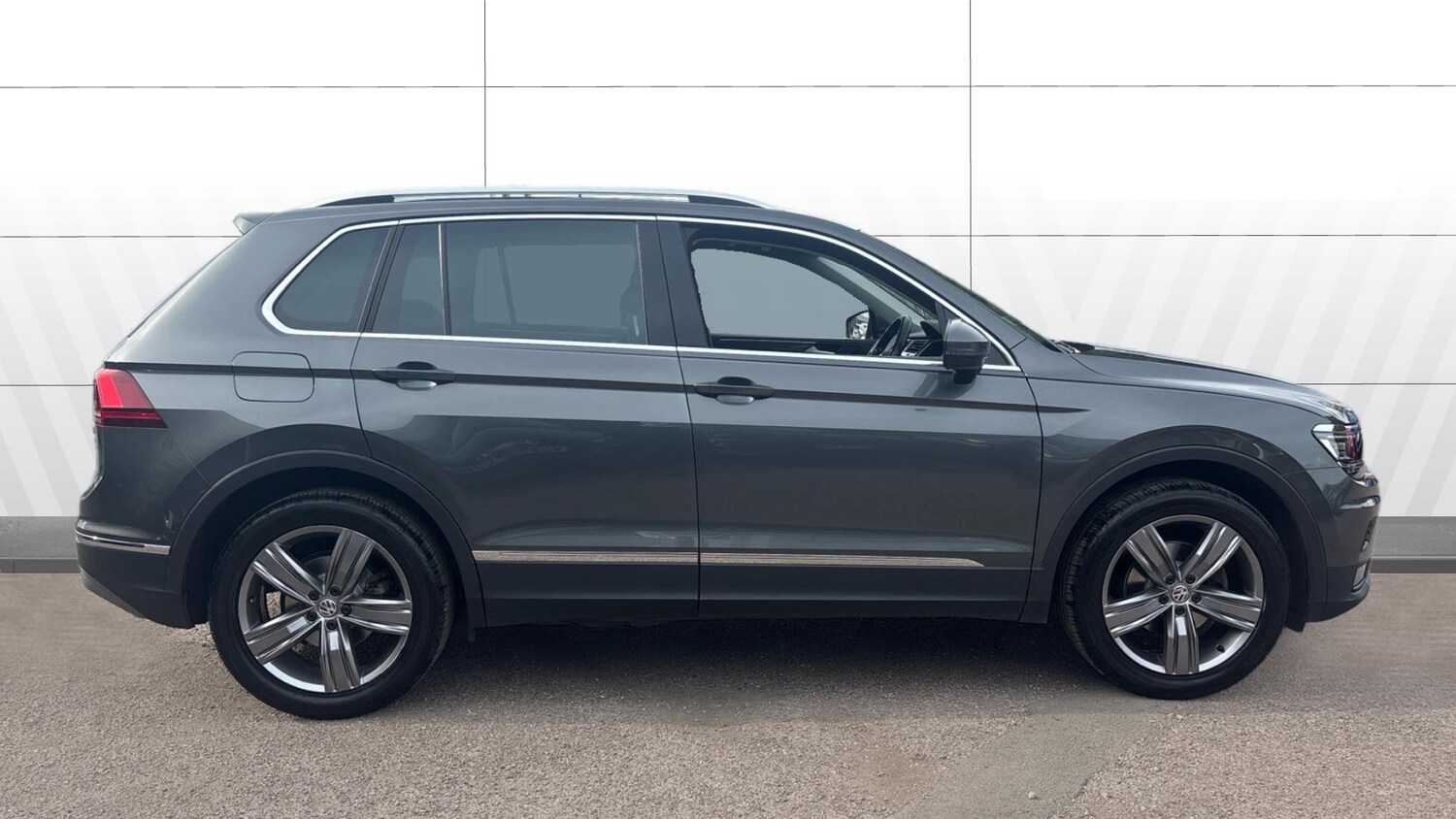 Used Volkswagen Tiguan 2019 for sale - 76045382: Photo 5
