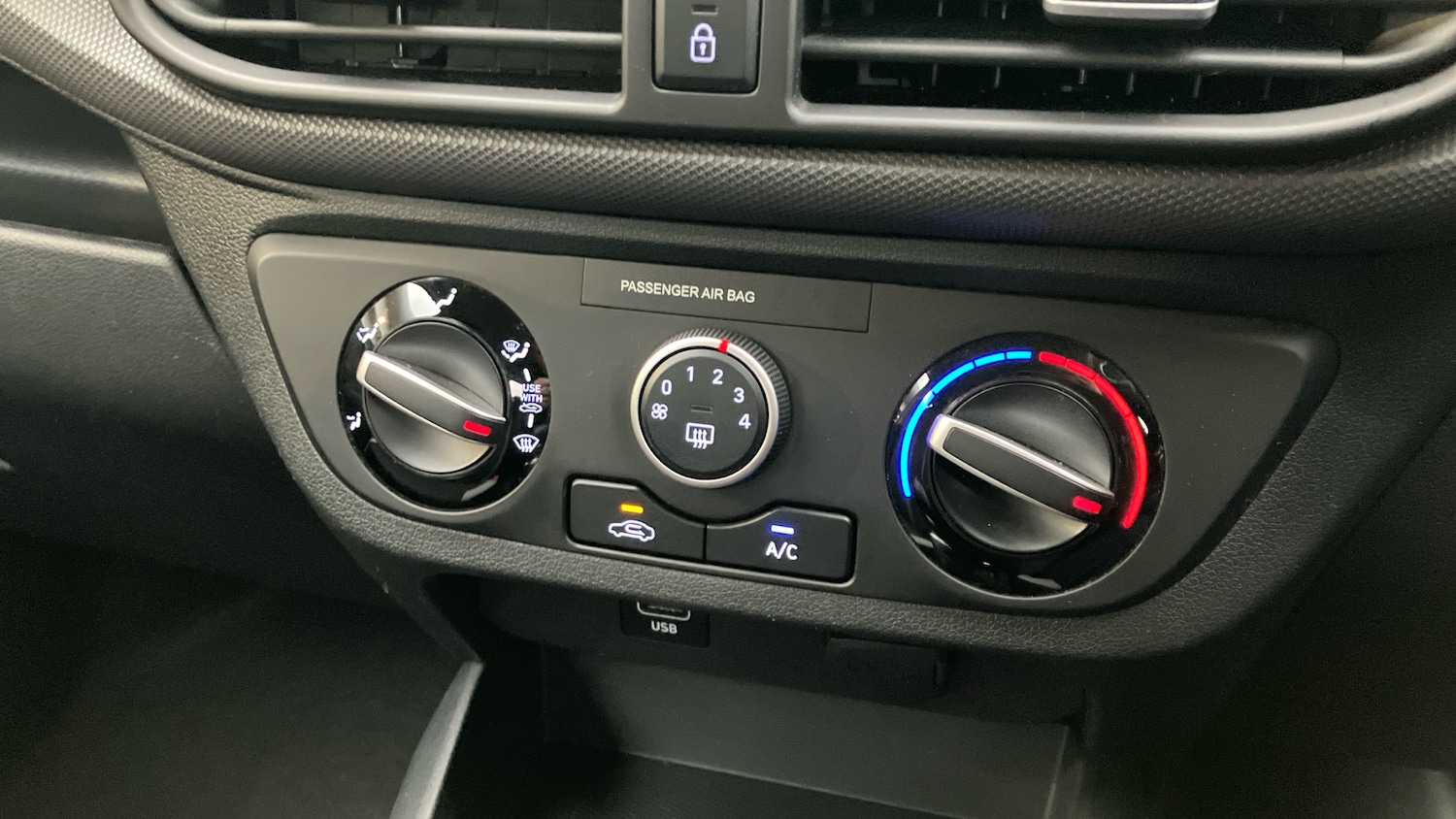 Used Hyundai i10 2021 for sale - 77664844: Photo 35