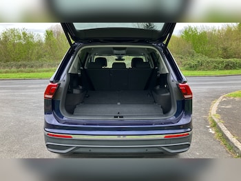 Used Volkswagen Tiguan Allspace 2023 for sale - 78025912: Photo