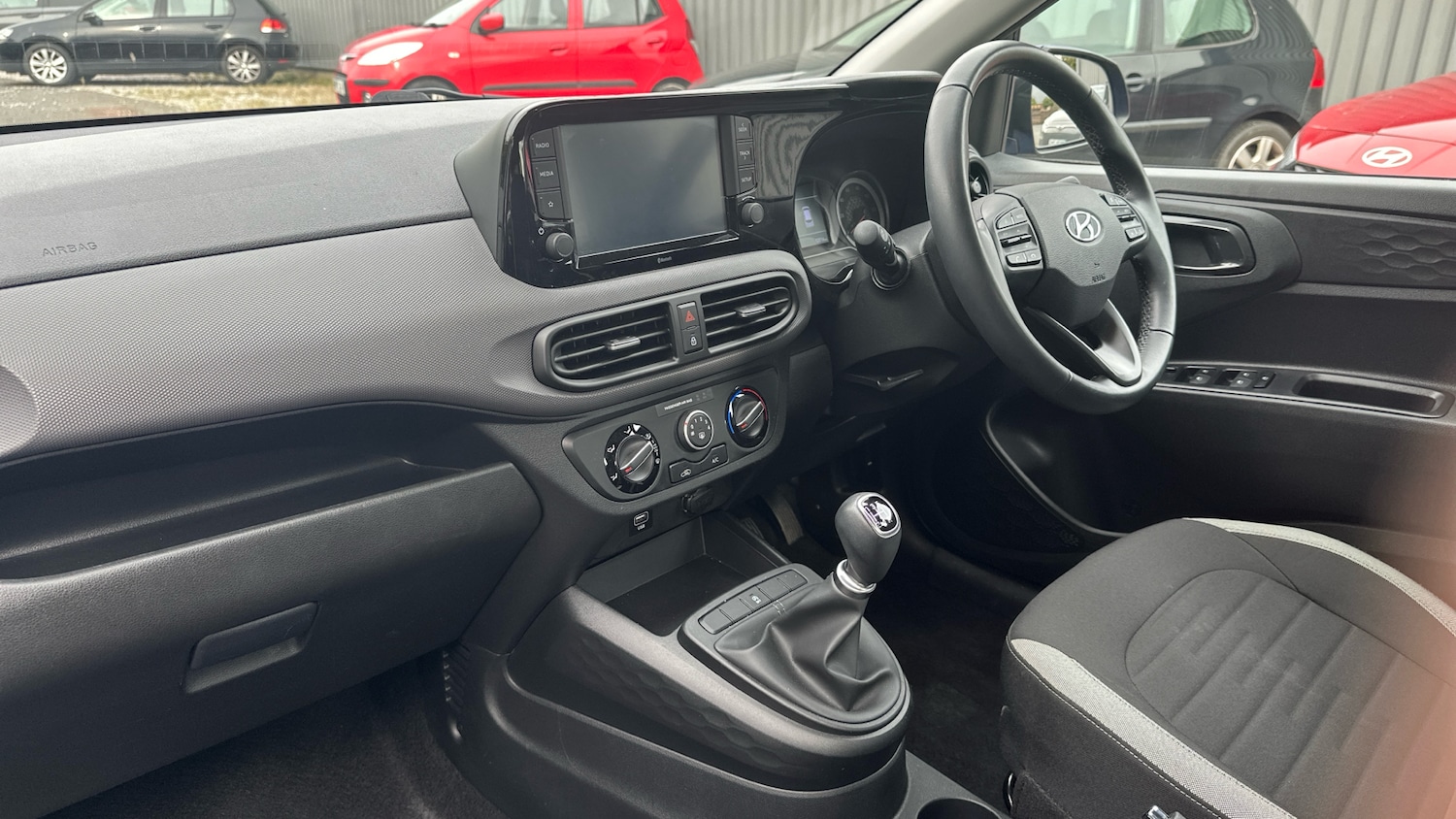 Used Hyundai i10 2022 for sale - 76159943: Photo 9