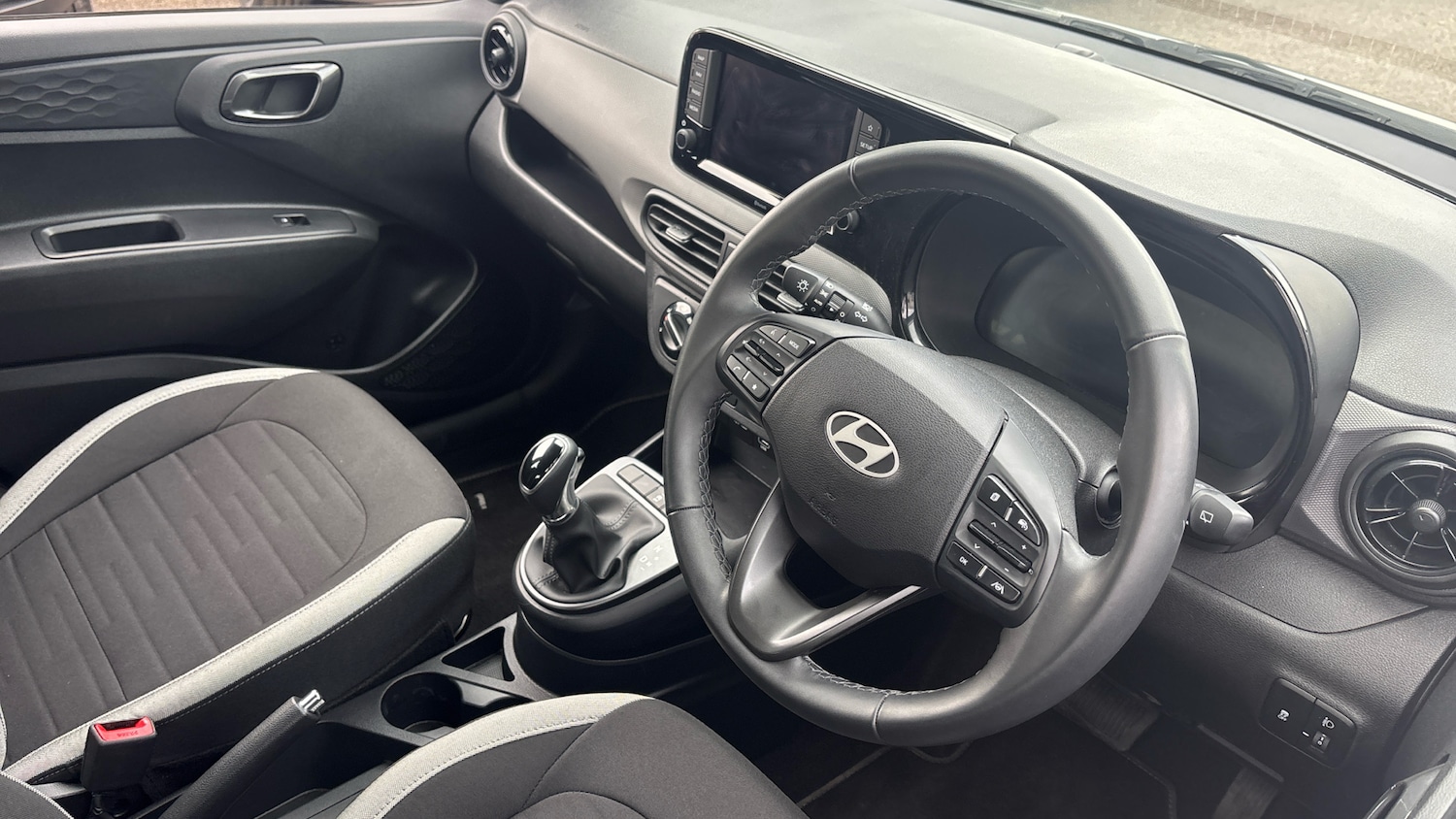 Used Hyundai i10 2024 for sale - 76100848: Photo 11