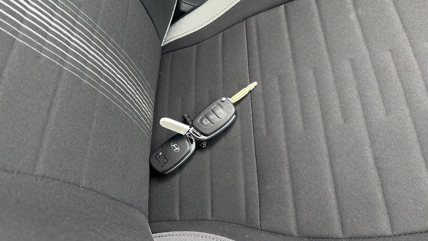 Used Hyundai i10 2024 for sale - 76100848: Photo 20