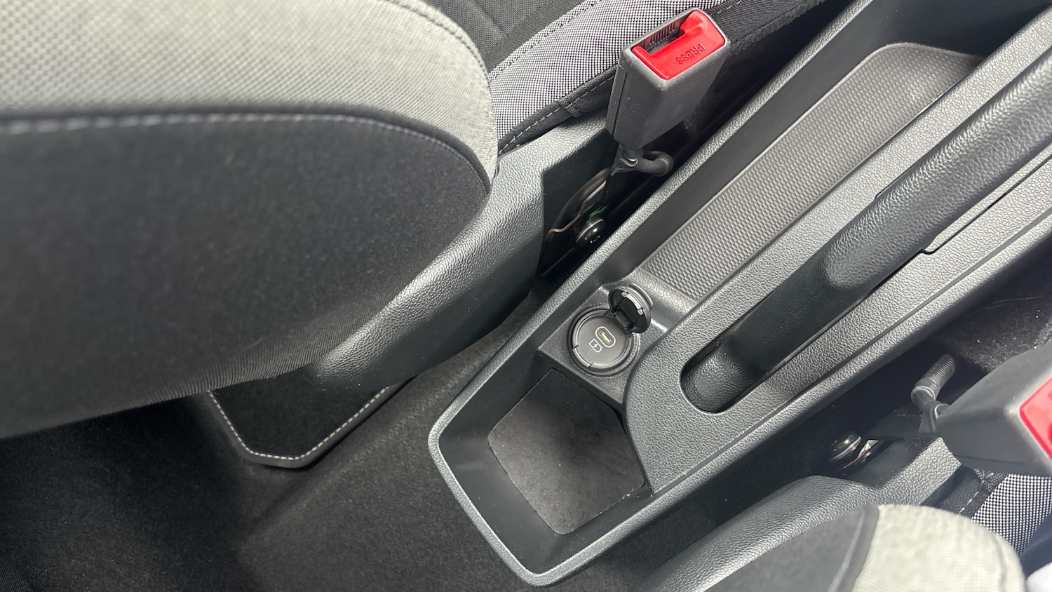 Used Hyundai i10 2024 for sale - 76100848: Photo 42
