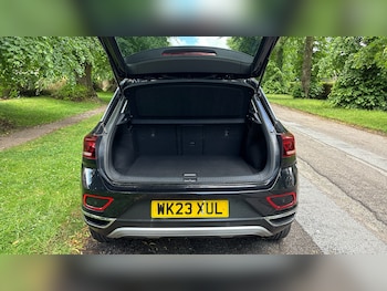 Used Volkswagen T-Roc 2023 for sale - 78835438: Photo