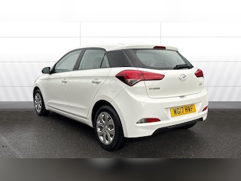 Used Hyundai i20 2017 for sale - 76329876: Photo