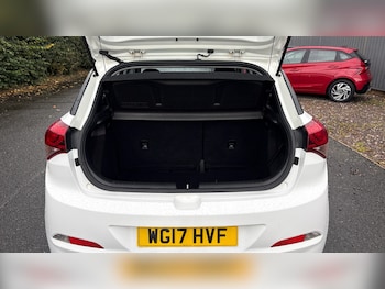 Used Hyundai i20 2017 for sale - 76329876: Photo