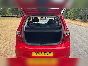 Used Hyundai i10 2013 for sale - 79352312: Photo